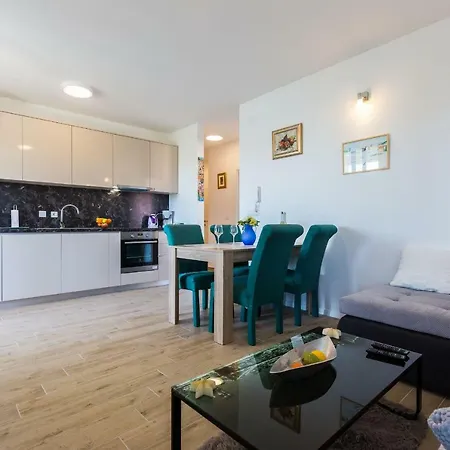 Jason Apartment
