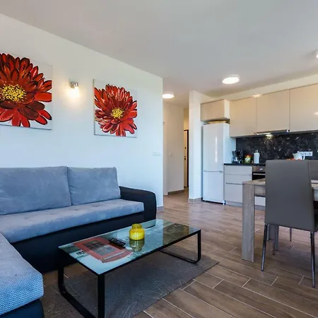 Jason Apartment Kozino